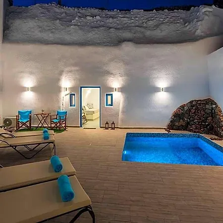 Santorita Suites 3* Akrotírion