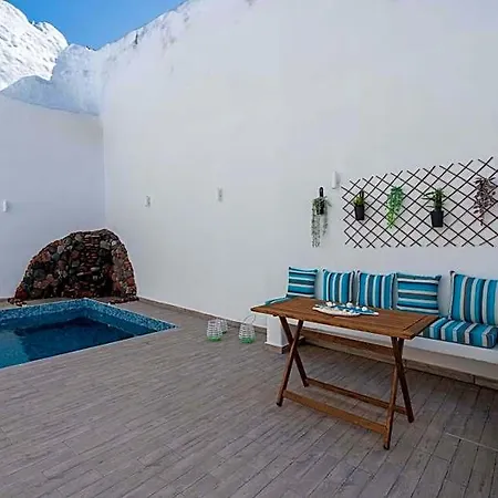 Santorita Suites 3*