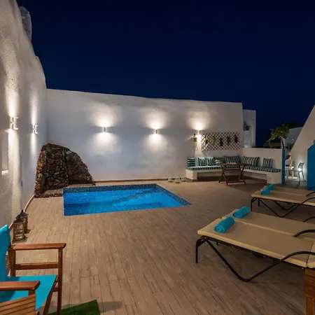 Santorita Suites