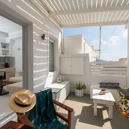 Santorita Suites *