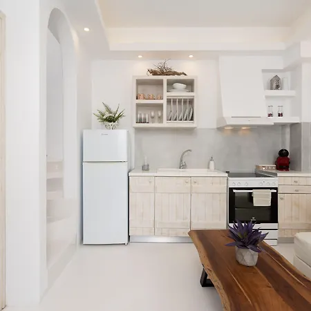 Santorita Suites Hotel *